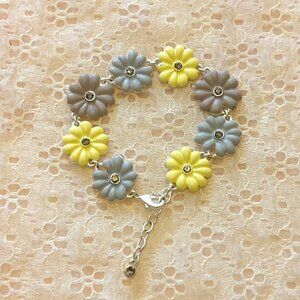 Vintage NEW Yellow Gray Art Deco Multi Floral Charms Silver Bangle Bracelet